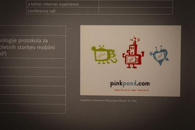 Druga generacija mobilne telefonije (GSM) je omogočila prve mobilne podatkovne storitve: pinkponk.com je bil Mobitelov portal, ki je s tehnologijo WAP omogočil prve slovenske mobilne informacijske in zabavne vsebine in storitve.  | Foto: Ana Kovač
