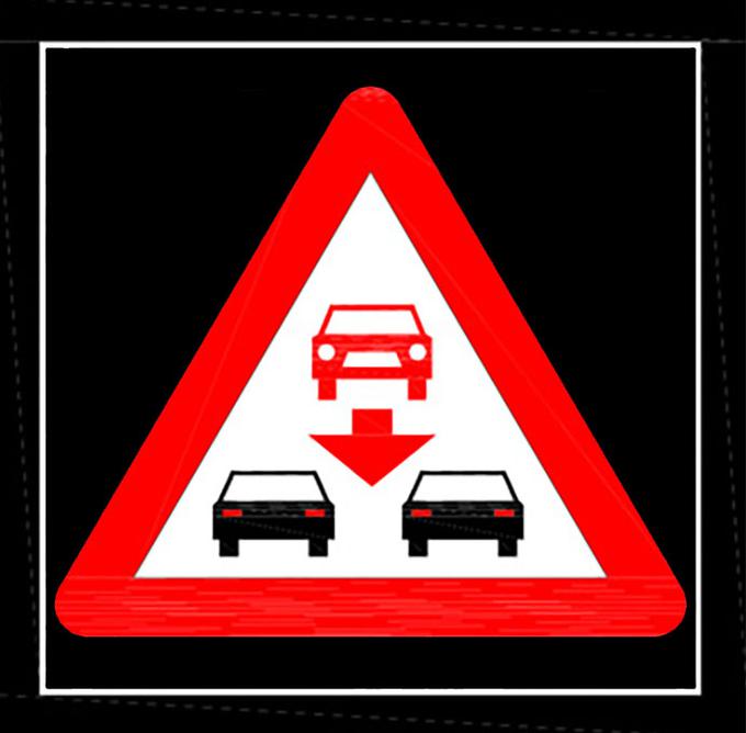 Novo opozorilo na portalih nad avtocestami, če bo vozilo peljalo v nasprotno smer. | Foto: 