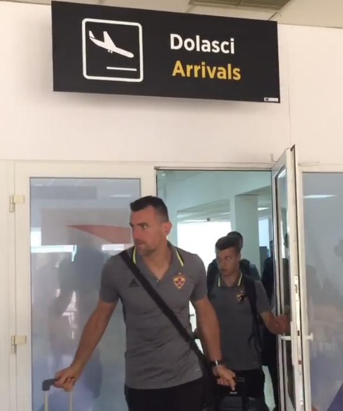 Ob prihodu v Mostar. | Foto: Instagram/Getty Images