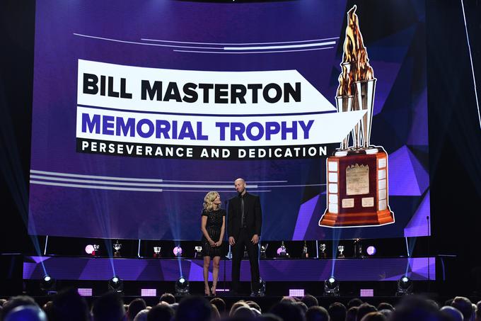 V spomin na uglajenega Billa Mastertona vsako leto podelijo nagrado. | Foto: Getty Images