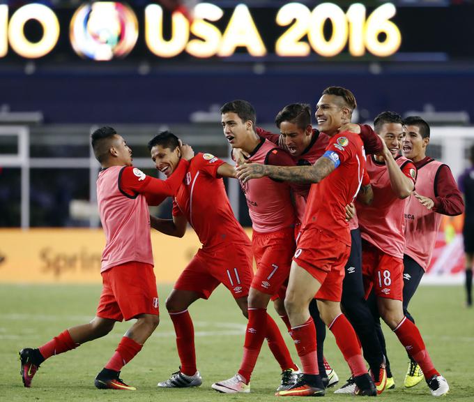 Nogometaši Peruja so si zagotovili preboj med osem najboljših in izločili osemkratnega južnoameriškega prvaka. | Foto: 