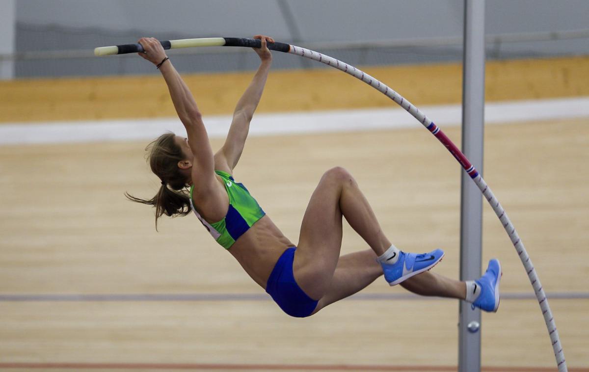 Češča vas, atletske igre Slovenije, Hrvaške in Srbije | Tina Šutej je s 4,50 m prepričljivo zmagala v skok s palico. | Foto Peter Kastelic/AZS