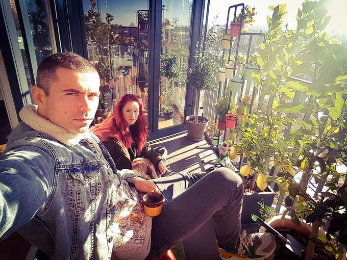 Michal se je težko privadil na to, da lahko Slovenci ob kavi sedijo eno uro. | Foto: 