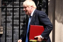 Boris Johnson odstopil kot britanski poslanec