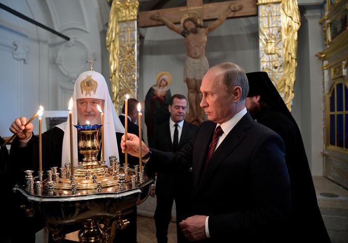 Moskovski patriarh Kiril velja za velikega zaveznika ruskega predsednika Vladimirja Putina. Je tudi goreč zagovornik ruskega napada na Ukrajino in ga javno spodbuja. | Foto: Reuters