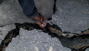 Indonezijo in Papuo Novo Gvinejo stresla močna potresa