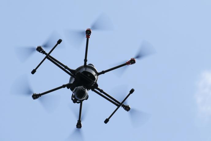 Dron, brepilotni zrakoplov, letalnik | Foto Reuters