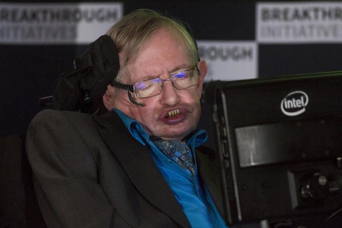 Poslovenjeni primer: če bi Hawking izbral črko "č", bi mu sistem podjetja Swiftkey samodejno ponudil njegove najpogosteje uporabljane besedne zveze, ki se začnejo s to črko, na primer "črna luknja". Hawking je bil s to tehnologijo zelo zadovoljen in jo je uporabljal do smrti.  | Foto: Reuters