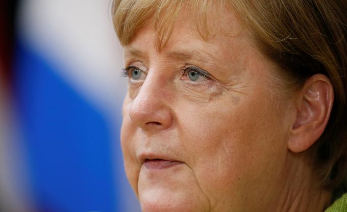 Kanclerka Angela Merkel je velika zaveznica nemške avtomobilske industrije, kjer pa za zdaj posredno že zahteva postopni prehod na alternativne pogonske vire. | Foto: Reuters