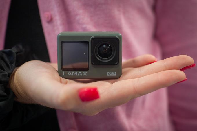 Sprednja stran s sprednjim zaslonom akcijske kamere LAMAX X9.2 | Foto: Gaja Hanuna