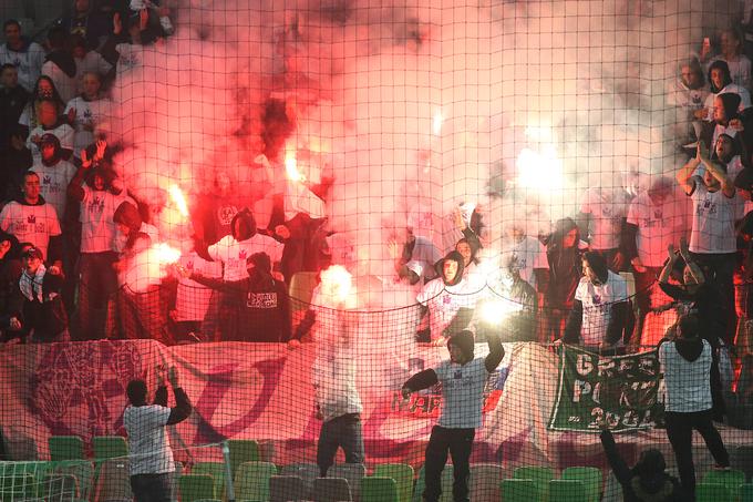 Dvoboj v Stožicah je spremljalo okrog tisoč privržencev NK Maribor. | Foto: Matic Klanšek Velej/Sportida
