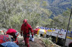 25 mrtvih v nesreči avtobusa v Boliviji