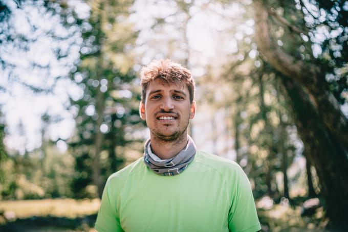 "Ideja, da bi gluhi stregli v planinskih kočah, se mi je porodila med pavzo na usposabljanju za strokovni kader planinstvo za invalide, in vodje usposabljanja so se takoj navdušili. Že kar takoj so prinesli papir, da bi napisali načrt." | Foto: Jan Lukanović