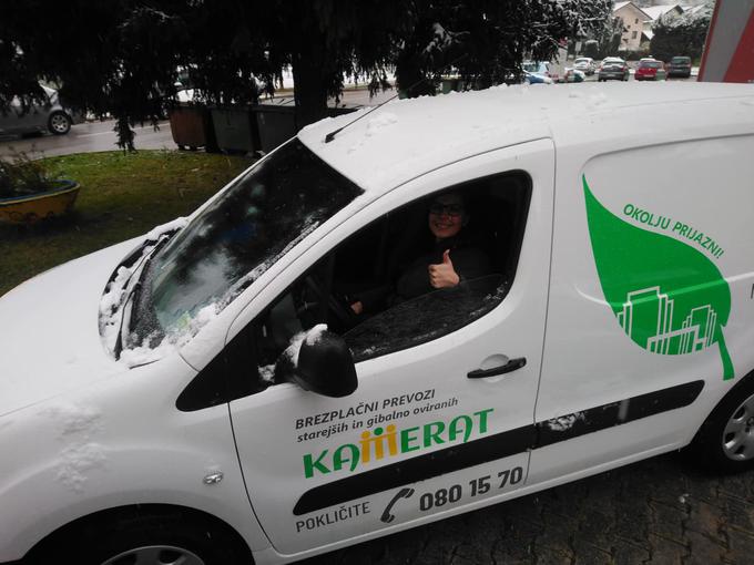 Vozilo Kamerat je MO Velenje v tem času odstopila za dostavo opravljenih nakupov za starostnike.  | Foto: Udarnik MC Velenje