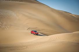 Toyota hilux Namibia - vožnja po sipinah - fotogalerija