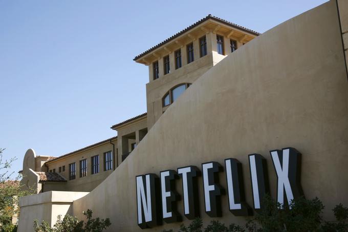 Zanimivost: Hastings na sedežu Netflixa v kraju Los Gatos v Kaliforniji nima lastne pisarne. Praktično vse dneve preživi v družbi zaposlenih, če potrebuje odmor, pa oddih poišče na strehi. | Foto: Reuters