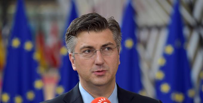 Andrej Plenković je prejšnji teden potrdil, da bodo nadaljevali priprave za začetek gradnje mostu, ki jo načrtujejo letošnjo jesen. | Foto: Reuters