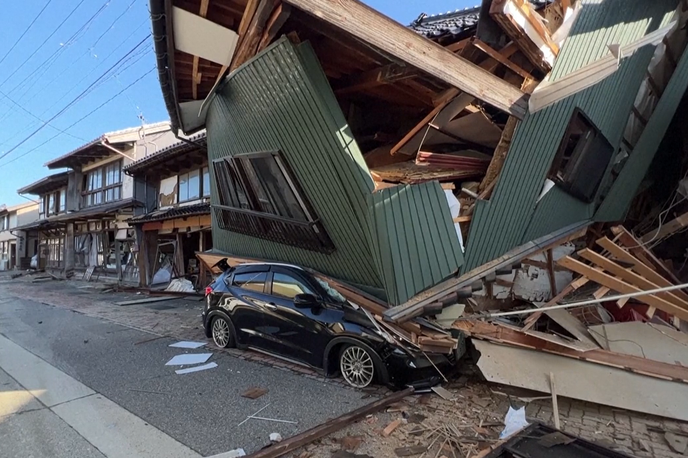 japonska potres | Okoli 23 tisoč tamkajšnjih gospodinjstev je še vedno brez elektrike, več kot 66 tisoč pa brez tekoče vode. | Foto Reuters
