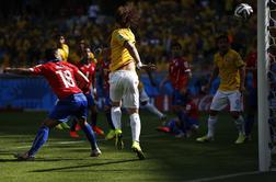 David Luiz uradno strelec gola proti Čilu