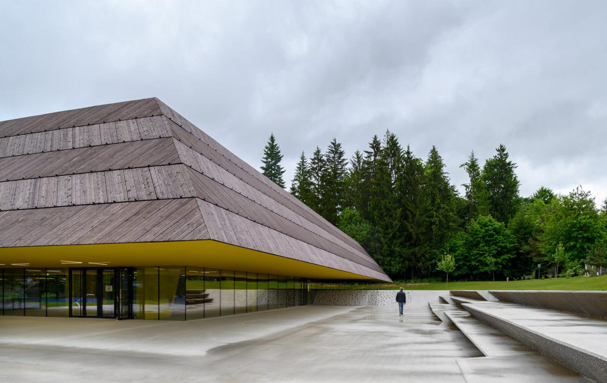 bazenski kompleks Češča vas | Bazenski kompleks v Češči vasi je na Balkanskem arhitekturnem bienalu zmagal v kategoriji arhitekture. | Foto Enota arhitekti