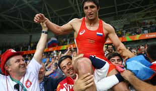 Rusu Sadulajevu rokoborsko zlato do 86 kg