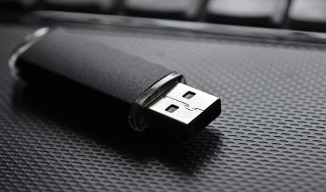 Konec večne dileme, ki že dolgo muči uporabnike USB-ključev #video