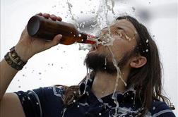 Rusija v borbi proti alkoholizmu začela pri pivu