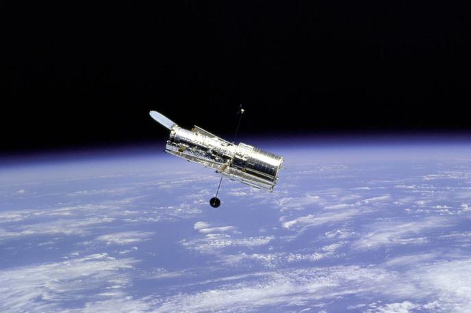 Hubble | Zaradi Hubbla danes zagotovo vemo, da se vesolje širi – potrdil je tezo, ki jo je v 20. letih prejšnjega stoletja postavil astronom Edwin Hubble in si s tem prislužil posmrtno čast, da teleskop nosi njegovo ime. | Foto Reuters