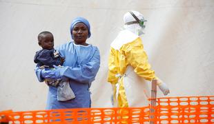 Ebola na vzhodu DR Kongo zahtevala že skoraj tisoč življenj