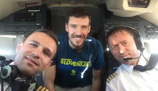 Kaj se je dogajalo na letalu s slovenskimi košarkarji? #video