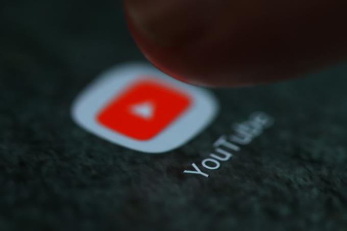 Susan Wojcicki je poudarila, da YouTube že ima filter za preverjanje avtorskih pravic in povračilo denarja zanje njihovim lastnikom. Imenuje se Content ID. Prek njega so lastnikom avtorskih pravic za uporabo njihovih vsebin v drugih videoposnetkih do zdaj izplačali že 2,5 milijarde evrov, je dodala.  | Foto: Matic Tomšič / Reuters