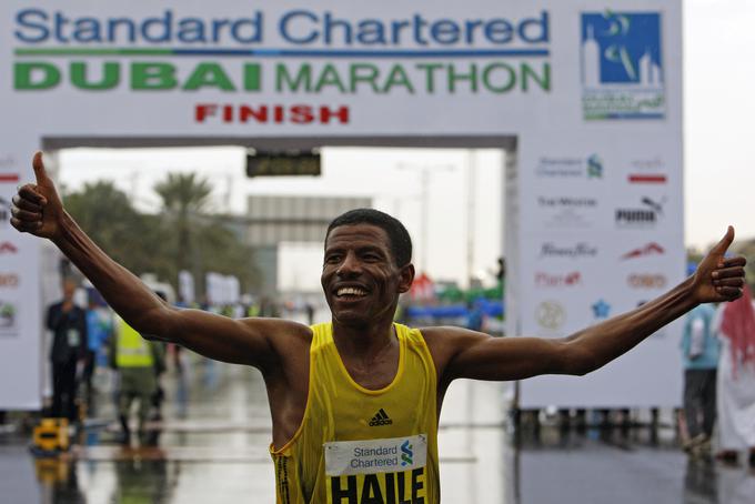 Kako bogate so nagrade v Dubaju, najbolje ve Haile Gebrselassie, ki je tu trikrat zmagal. | Foto: Reuters