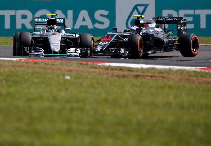 Nico Rosberg je bil tokrat tretji. Prednost pred Lewisom Hamiltonom je povečal. | Foto: Getty Images