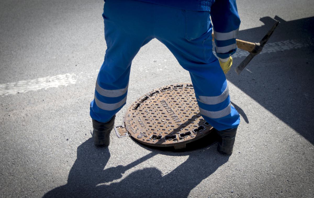 Ljubljanska kanalizacija | 12 mestnih svetnikov zahteva, da se takoj ustavijo gradbena dela na delo trase kanala C0.