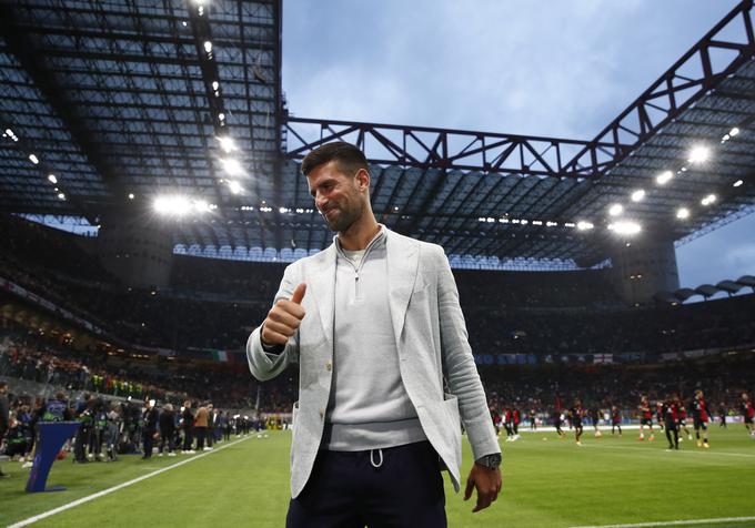 Novak Đoković si je v sredo ogledal tekmo lige prvakov med AC Milanom in Interjem. | Foto: Reuters