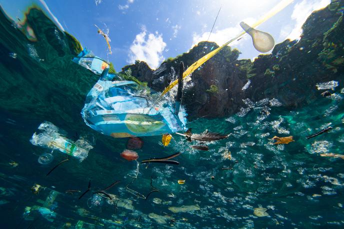 morje, plastika, smeti | Foto Thinkstock