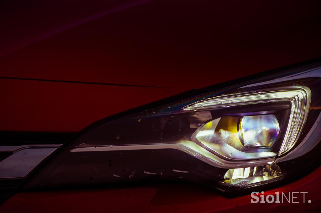 Opel astra IntelliLux LED matrične luči