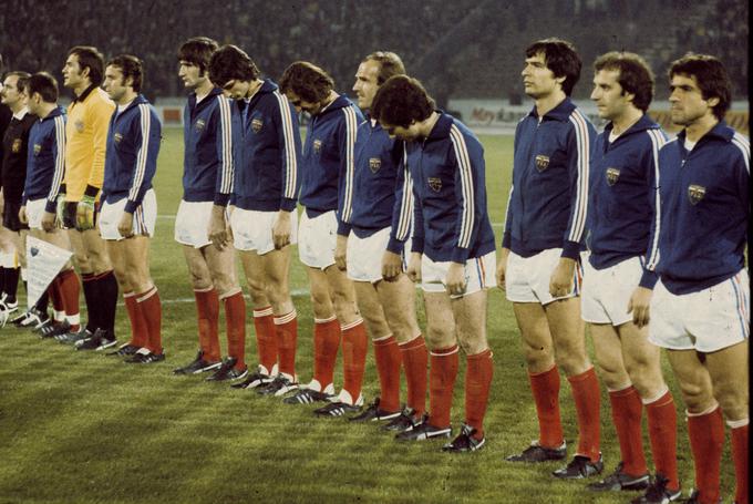 Z jugoslovansko reprezentanco (skrajno desno), v kateri je odlično sodeloval z Brankom Oblakom (peti z desne), je na evropskem prvenstvu leta 1976 osvojil četrto mesto. | Foto: Guliverimage/Vladimir Fedorenko