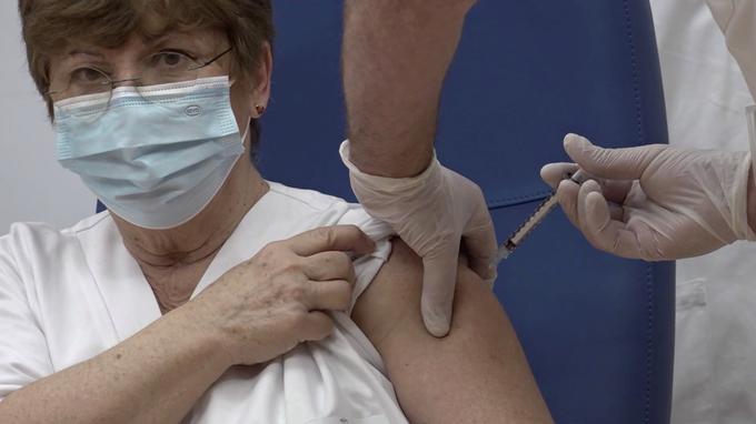Cepljenje po svetu covid-19 | Foto: Reuters