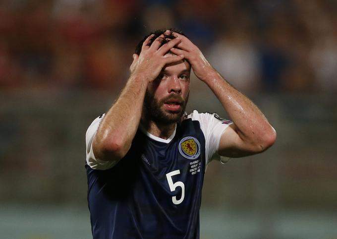 Grant Hanley je ostal brez nastopa na nedeljski tekmi proti Sloveniji. | Foto: Reuters