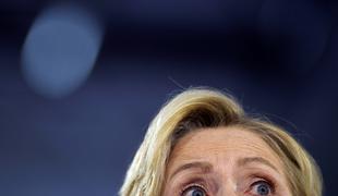 Hillary Clinton nosi plenice in ima možgansko bolezen?