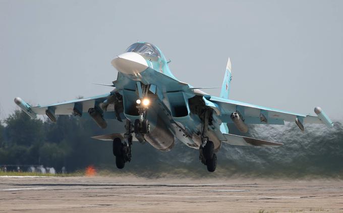 Suhoj su-34 uporablja samo rusko vojaško letalstvo. Zanj je Rusijo sicer že pred leti zaprosila Alžirija, toda dogovora (še) niso sklenili. | Foto: AP / Guliverimage