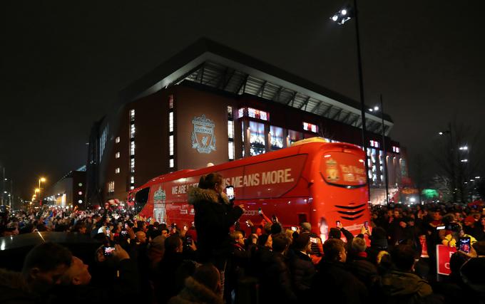 Nogometaši Liverpoola pričakujejo veliko podporo s tribun. | Foto: Reuters