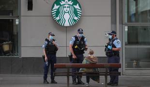 Pekel se nadaljuje: v Sydneyju na ulicah policija in vojska, strogi ukrepi najmanj do konca avgusta #video