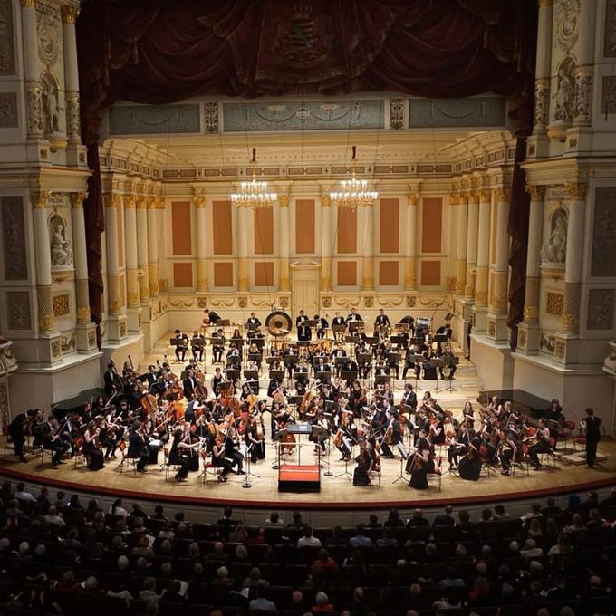 Kot flavtistka Gustav Mahler Jugendorchester orkestra je veliko potovala in igrala po turnejah.  | Foto: Osebni arhiv