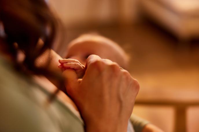 dojenje, dojenček, novorojenček | Foto Shutterstock