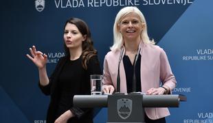 Vlada za umestitev slovenskega znakovnega jezika v ustavo