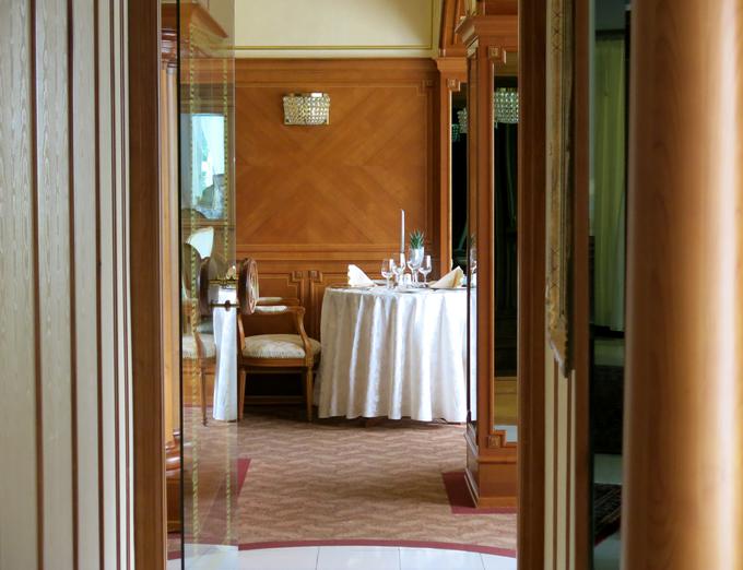 Grand Hotel Toplice velja za najelegantnejšega na Bledu, kar notranjost Julijane vsekakor potrjuje. | Foto: Miha First