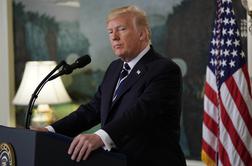 Trump ostro proti Iranu, a iz pogodbe ni izstopil