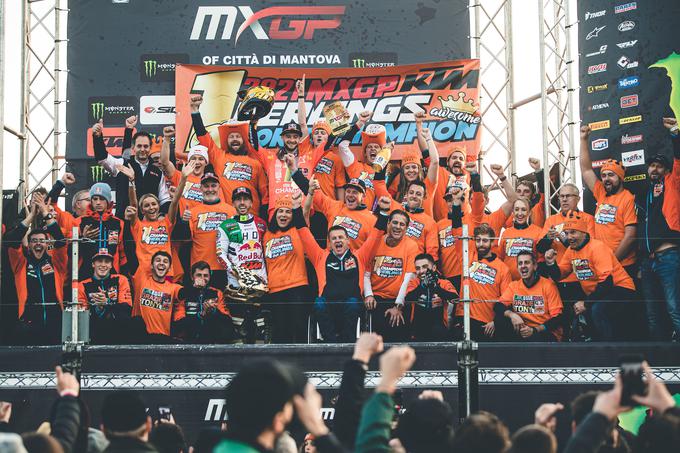 KTM je v sredo slavil Herlingsov naslov in Cairolijevo kariero. | Foto: Grega Valančič/Sportida